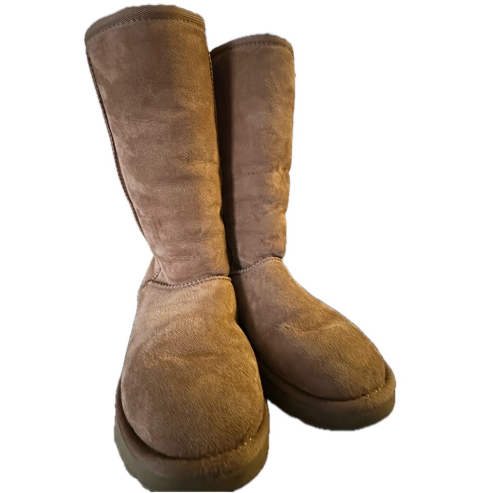 UGG Classic Tan Winter Boots